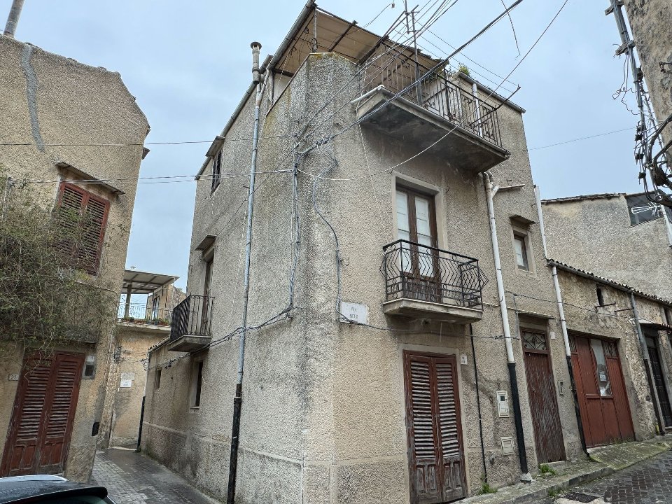 Casa singola in Vendita a Chiusa Sclafani San Michele (Palermo)