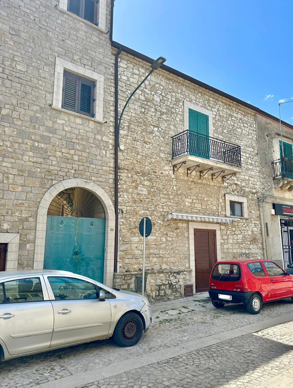 Casa singola in Vendita a Palazzo Adriano Centro storico (Palermo)