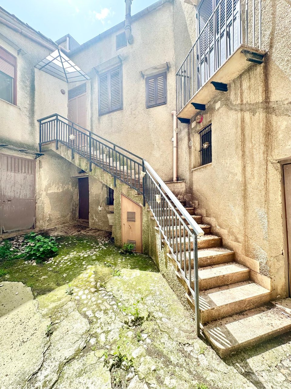 Casa singola in Vendita a Palazzo Adriano Centro storico (Palermo)
