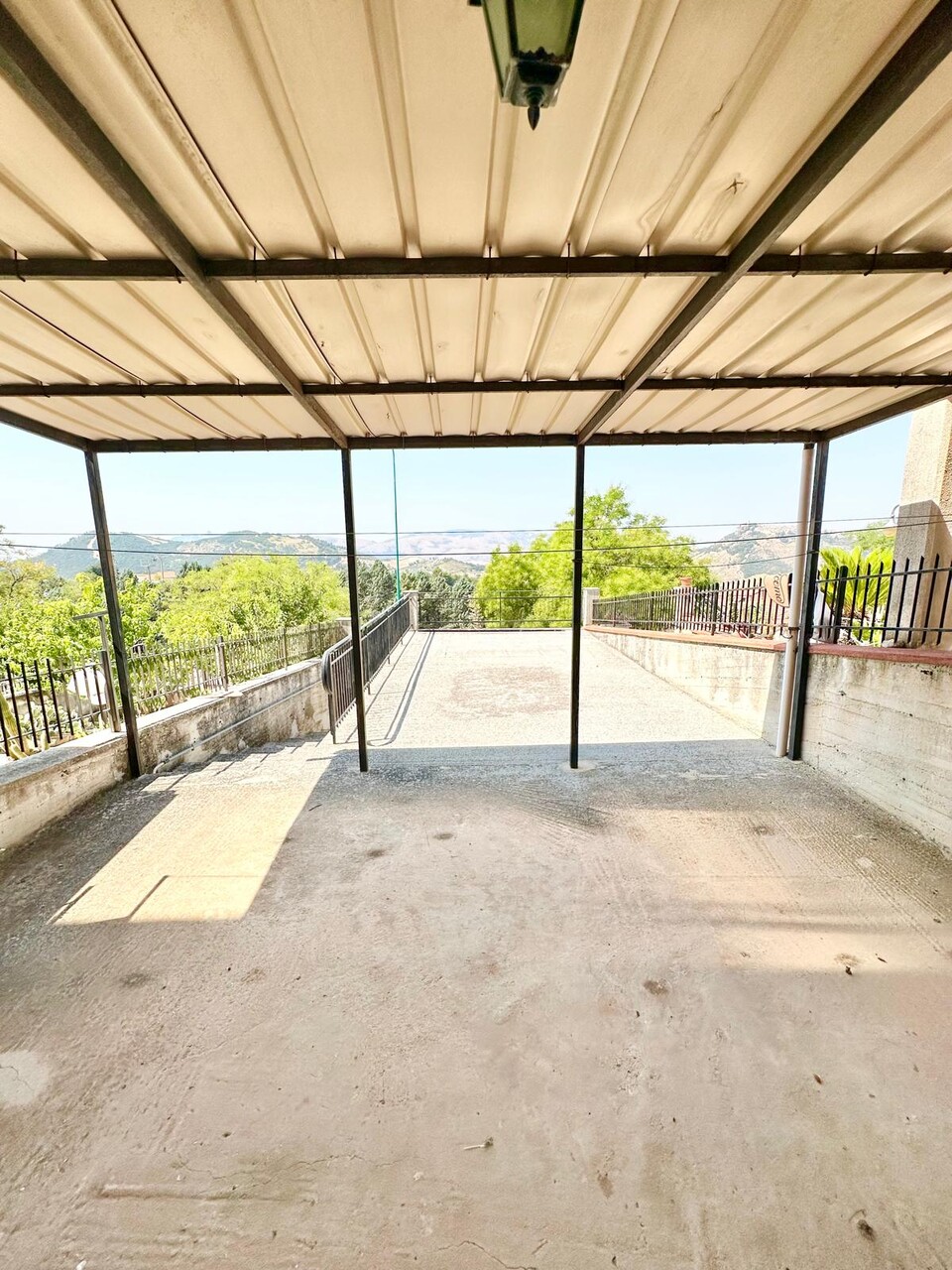 Casa a schiera - porzione centrale in Vendita a Chiusa Sclafani Santa Lucia (Palermo)