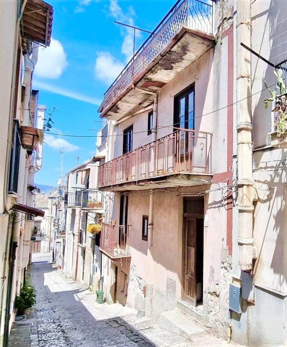 Casa singola in Vendita a Chiusa Sclafani Santa Caterina (Palermo)