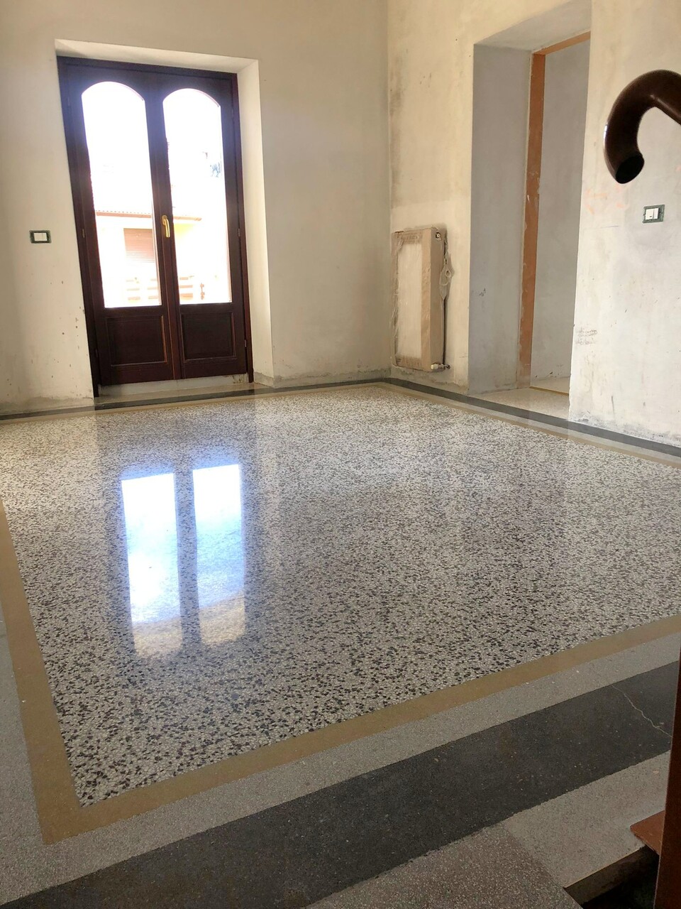 Palazzo / Edificio in Vendita a Tarcento Zomeais (Udine)
