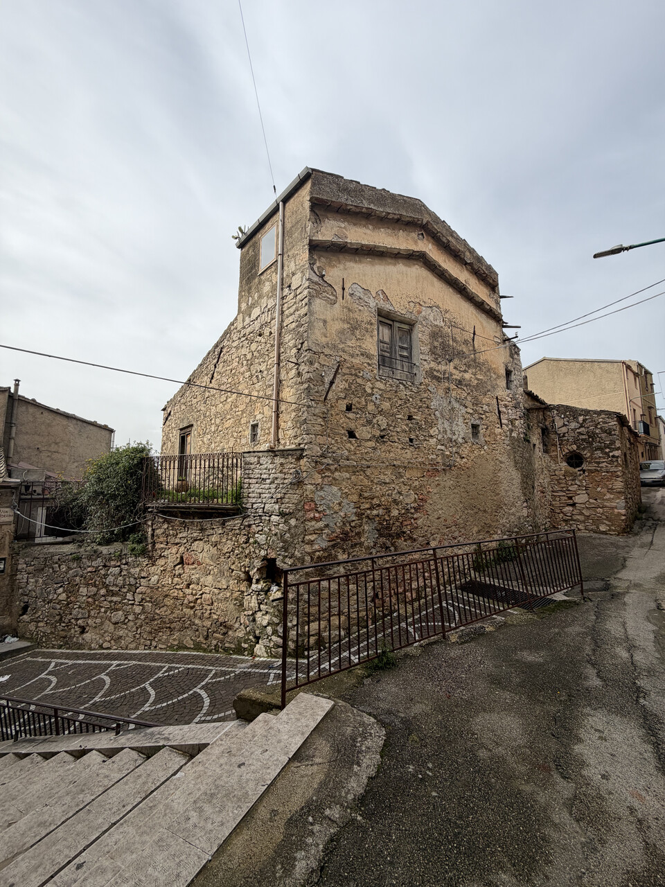 Palazzo / Edificio in Vendita a Bisacquino (Palermo)