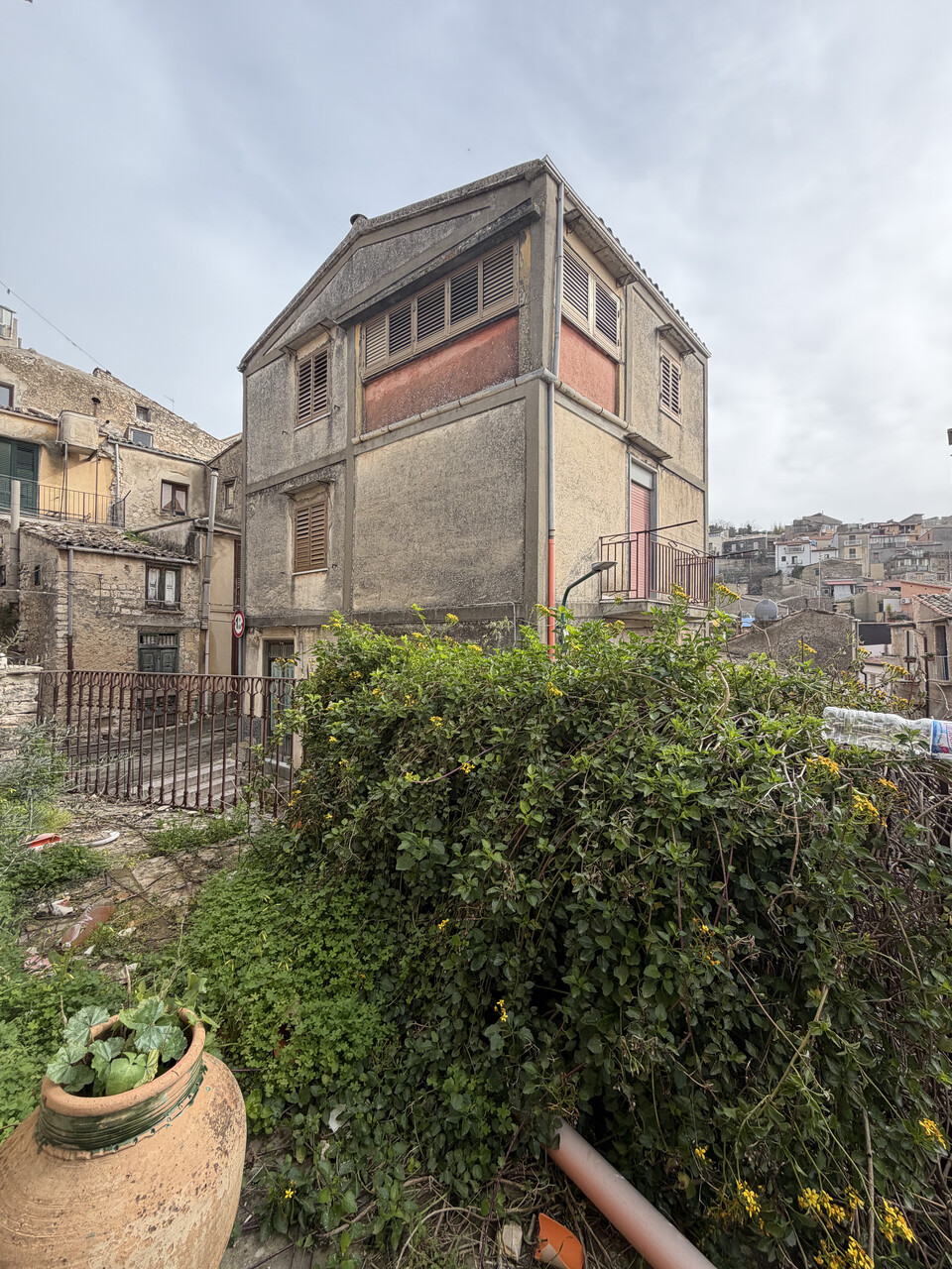 Palazzo / Edificio in Vendita a Bisacquino (Palermo)