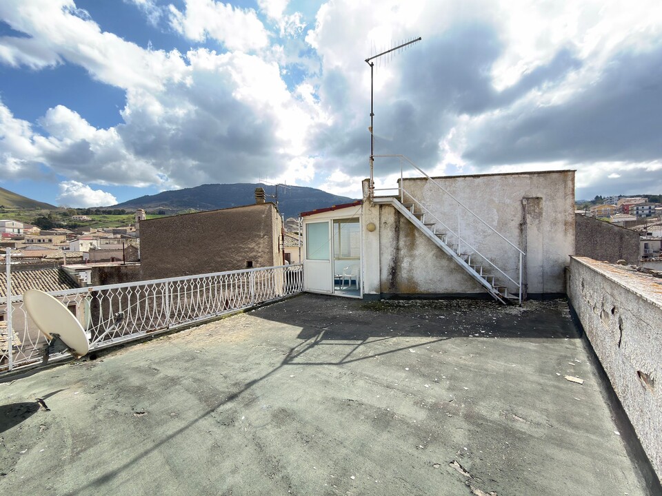 Casa singola in Vendita a Palazzo Adriano (Palermo)