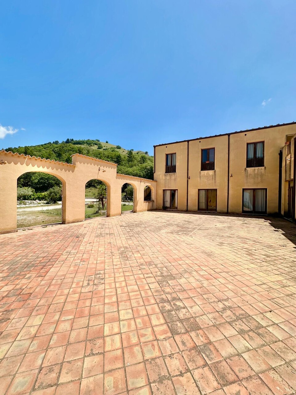 Albergo in Vendita a Burgio (Agrigento)