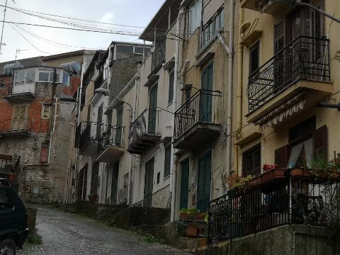 Casa singola in Vendita a Chiusa Sclafani Largo Conte (Palermo)