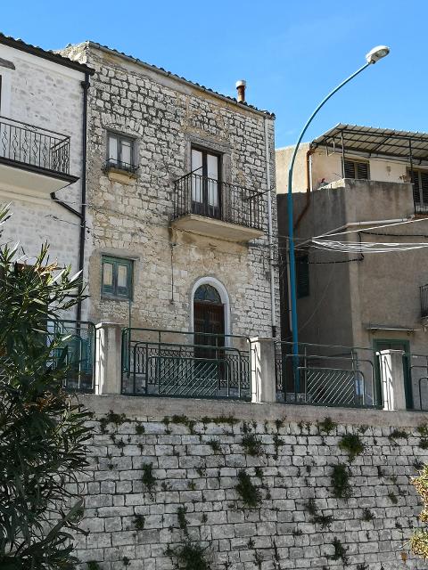 Casa singola in Vendita a Chiusa Sclafani Via Ungheria (Palermo)