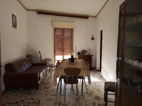 Fabbricato indipendente in Vendita a Giuliana (Palermo)