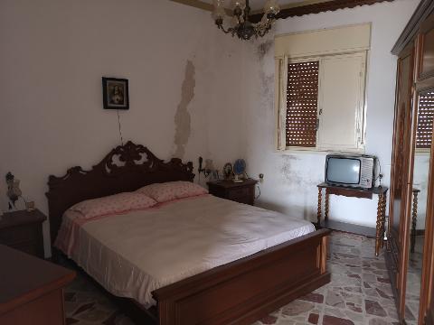 Fabbricato indipendente in Vendita a Giuliana (Palermo)