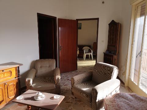 Fabbricato indipendente in Vendita a Giuliana (Palermo)