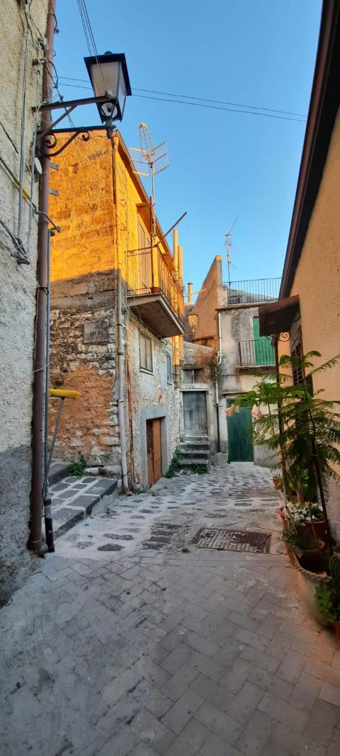 Casa singola in Vendita a Giuliana Centro Storico (Palermo)