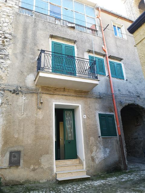 Casa singola in Vendita a Palazzo Adriano Centro storico (Palermo)