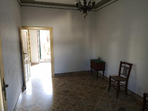 Casa singola in Vendita a Palazzo Adriano Centro storico (Palermo)