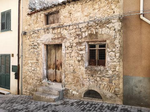 Casa singola in Vendita a Chiusa Sclafani Via Ungheria (Palermo)