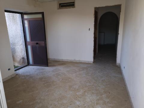 Casa singola in Vendita a Palazzo Adriano Centro storico (Palermo)
