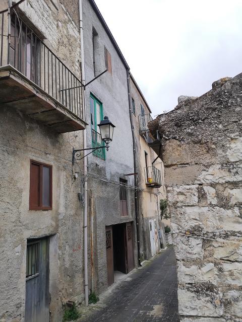 Casa singola in Vendita a Giuliana Centro Storico (Palermo)