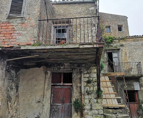 Casa singola in Vendita a Giuliana Centro Storico (Palermo)
