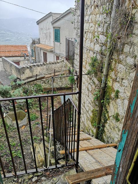 Casa singola in Vendita a Giuliana Centro Storico (Palermo)