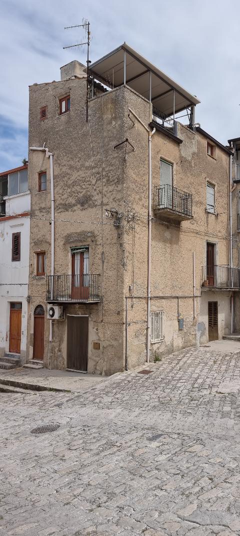 Casa singola in Vendita a Chiusa Sclafani (Palermo)