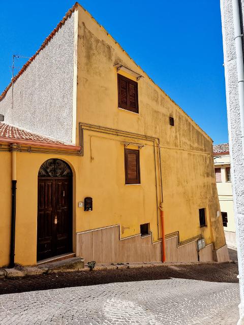 Casa singola in Vendita a Bisacquino Centro Storico (Palermo)