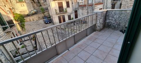 Casa singola in Vendita a Giuliana Centro Storico (Palermo)