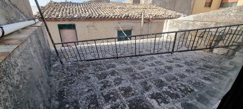 Casa singola in Vendita a Giuliana Centro Storico (Palermo)