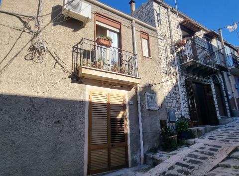 Casa singola in Vendita a Chiusa Sclafani San Michele (Palermo)
