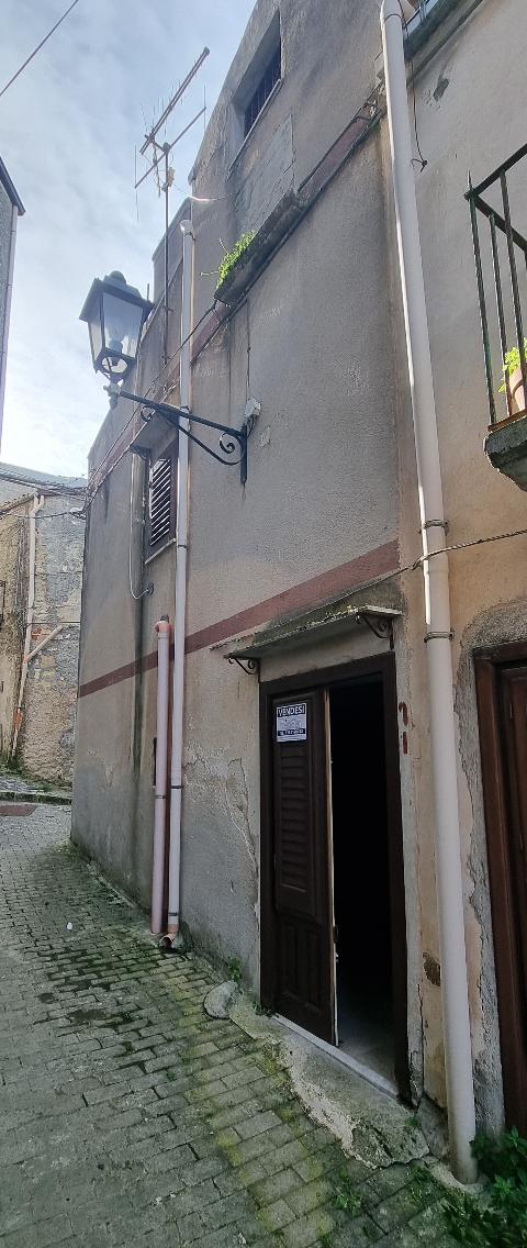 Casa singola in Vendita a Giuliana Centro Storico (Palermo)