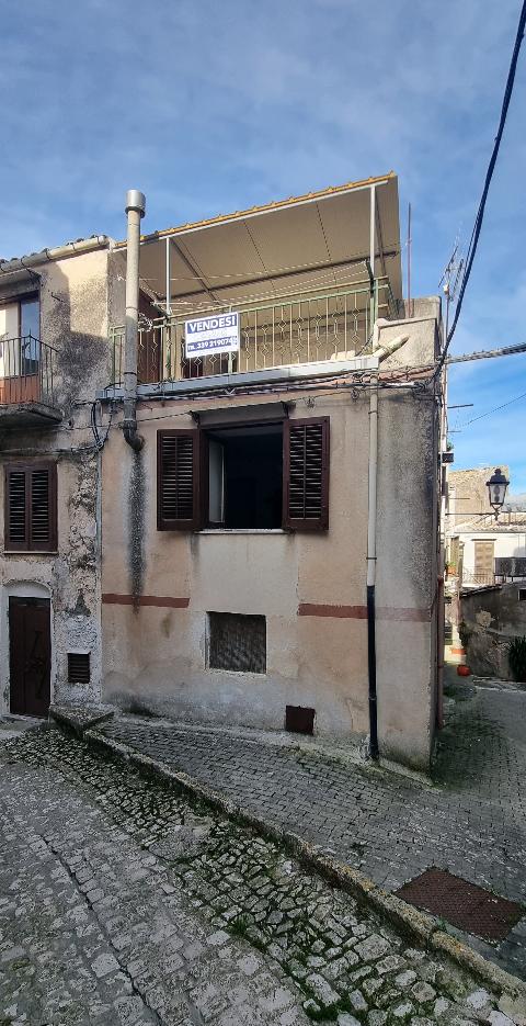 Casa singola in Vendita a Giuliana Centro Storico (Palermo)