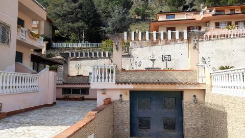 Villa in Vendita a Palermo Cardillo