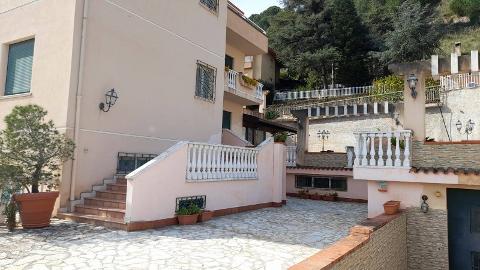 Villa in Vendita a Palermo Cardillo