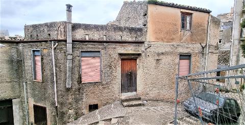 Casa singola in Vendita a Giuliana Centro Storico (Palermo)