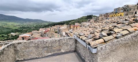 Casa singola in Vendita a Giuliana Centro Storico (Palermo)