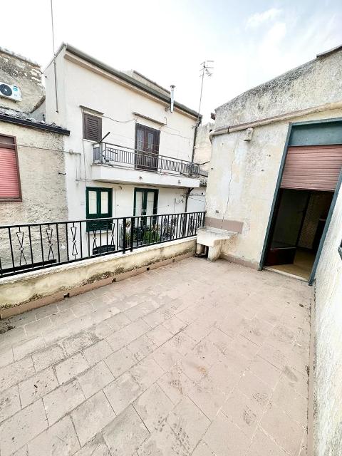 Casa singola in Vendita a Giuliana Centro Storico (Palermo)