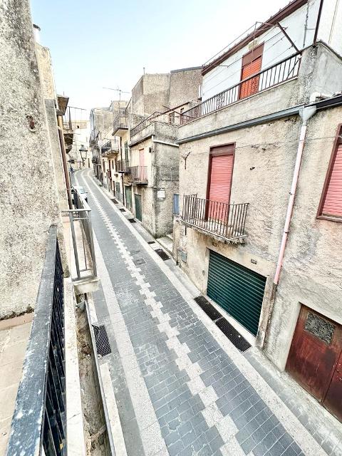 Casa singola in Vendita a Giuliana Centro Storico (Palermo)