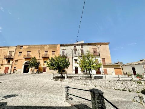Terratetto in Vendita a Chiusa Sclafani piazza Castello (Palermo)