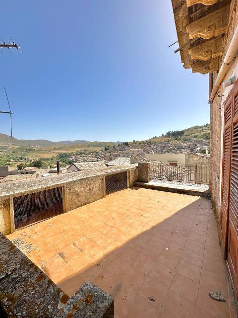 Terratetto in Vendita a Chiusa Sclafani piazza Castello (Palermo)