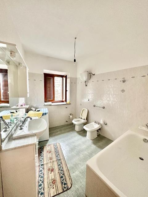 Casa singola in Vendita a Giuliana Centro Storico (Palermo)