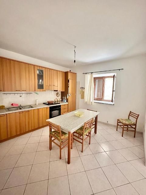 Casa singola in Vendita a Giuliana Centro Storico (Palermo)