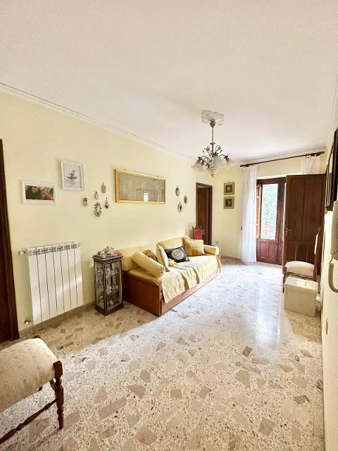 Casa singola in Vendita a Chiusa Sclafani Largo Conte (Palermo)