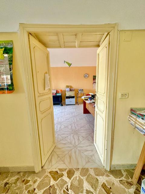 Casa singola in Vendita a Giuliana Centro Storico (Palermo)