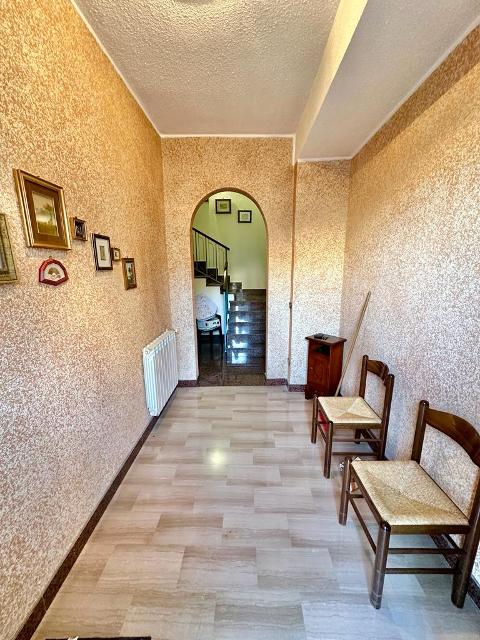 Casa singola in Vendita a Giuliana Centro Storico (Palermo)
