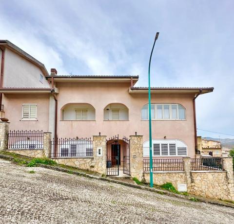 Appartamento in Vendita a Chiusa Sclafani Mallà (Palermo)