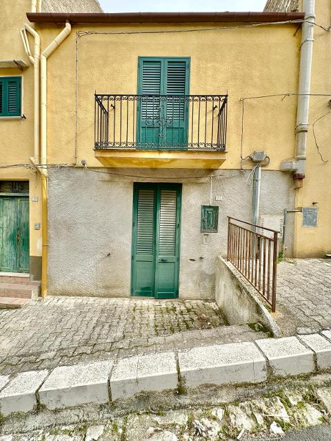 Casa singola in Vendita a Chiusa Sclafani centro storico (Palermo)