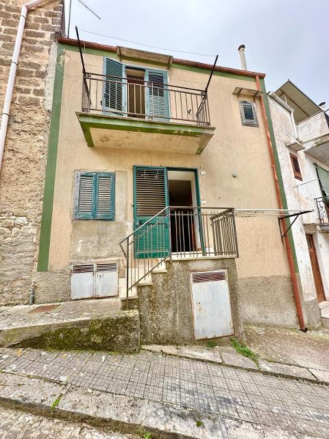 Casa singola in Vendita a Chiusa Sclafani centro storico (Palermo)