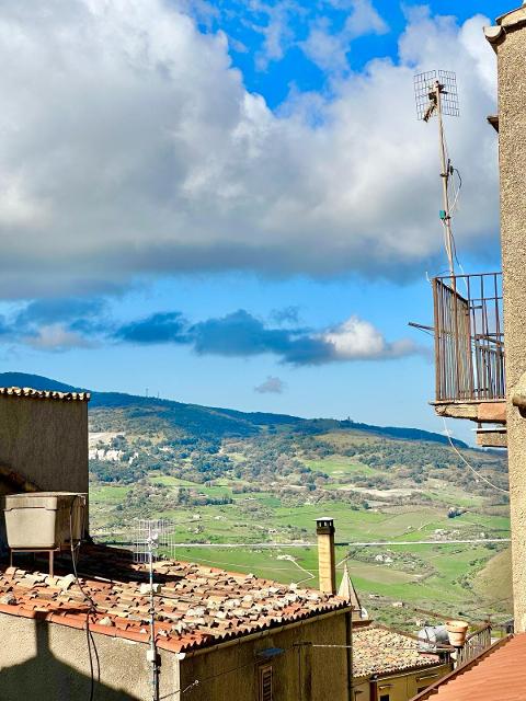 Casa singola in Vendita a Bisacquino Centro Storico (Palermo)