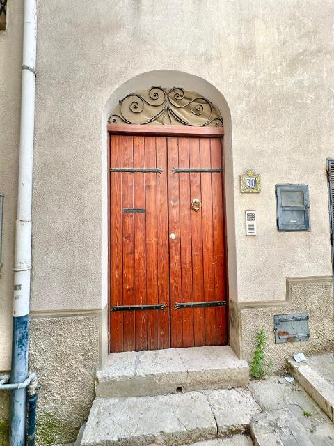 Casa singola in Vendita a Bisacquino Centro Storico (Palermo)