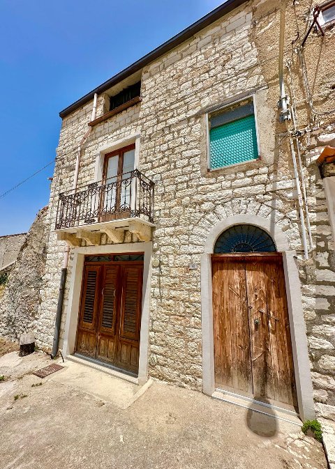 Casa singola in Vendita a Chiusa Sclafani San Vito (Palermo)