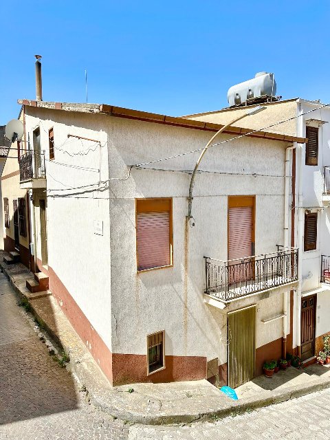 Casa singola in Vendita a Chiusa Sclafani San Michele (Palermo)